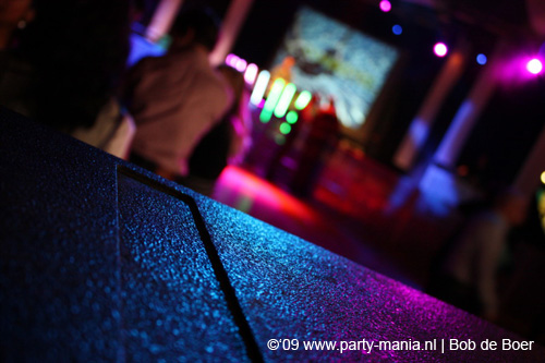 090220_001_connected_partymania