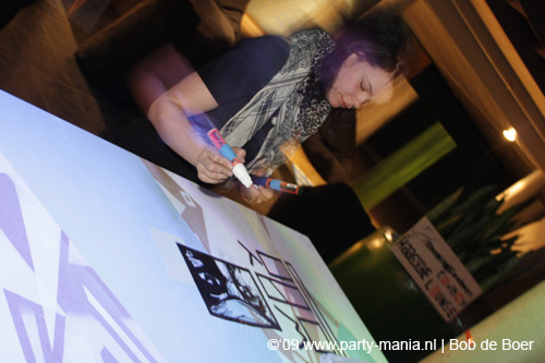 090220_005_connected_partymania