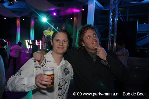 090220_014_connected_partymania