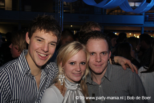 090220_055_connected_partymania