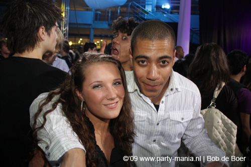 090220_069_connected_partymania