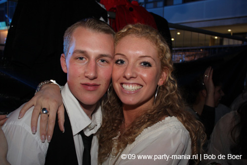 090220_079_connected_partymania