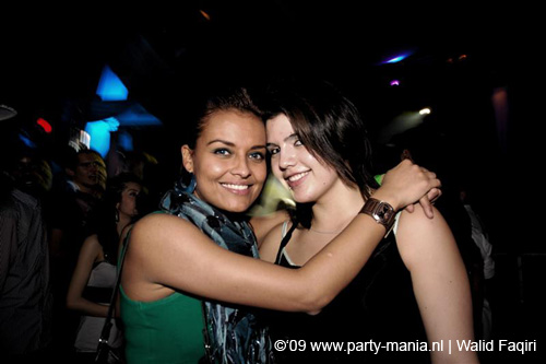 090220_027_connected_partymania