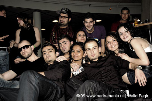 090220_035_connected_partymania