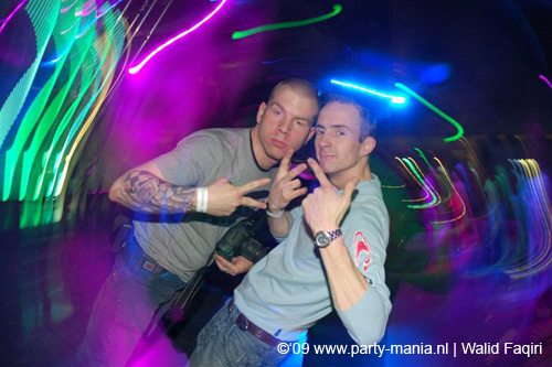 090220_046_connected_partymania