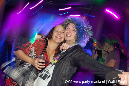 090220_047_connected_partymania