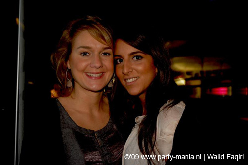 090220_048_connected_partymania