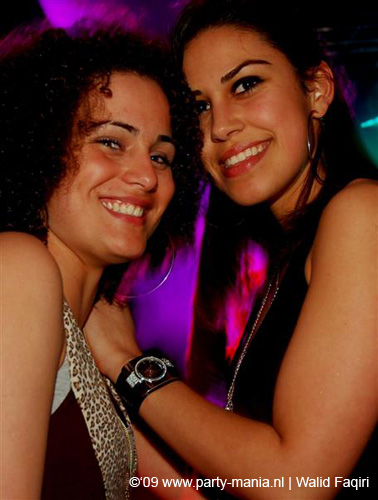 090220_055_connected_partymania