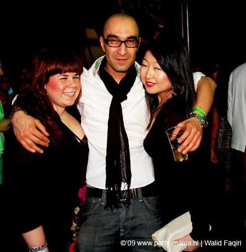 090220_059_connected_partymania