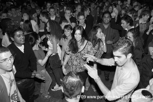 090220_064_connected_partymania