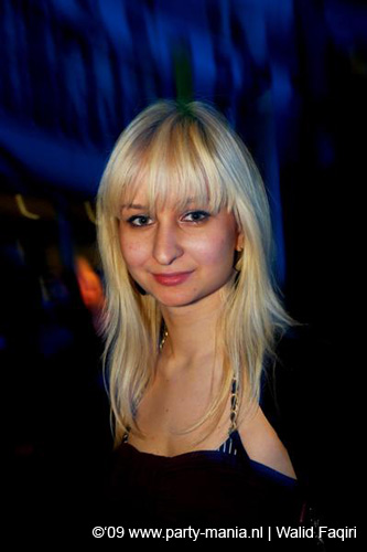 090220_072_connected_partymania