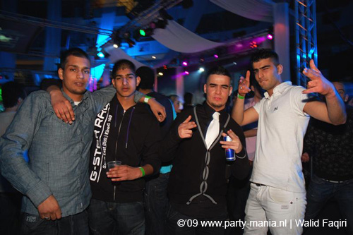 090220_077_connected_partymania