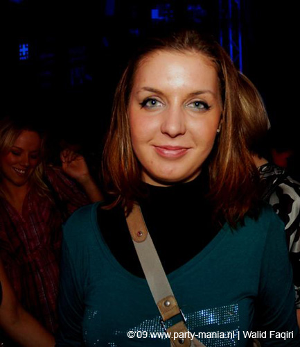 090220_078_connected_partymania