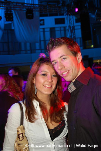 090220_080_connected_partymania
