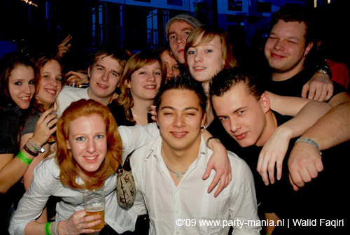 090220_083_connected_partymania