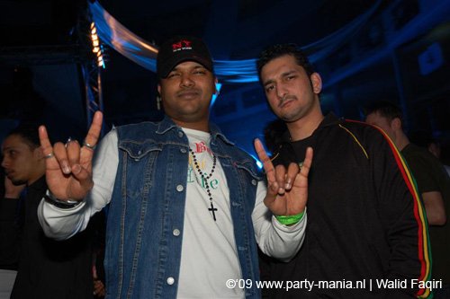 090220_087_connected_partymania