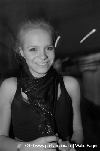 090220_093_connected_partymania