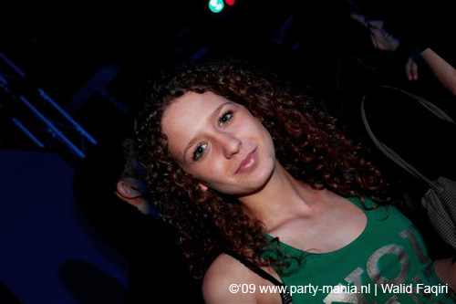090220_095_connected_partymania