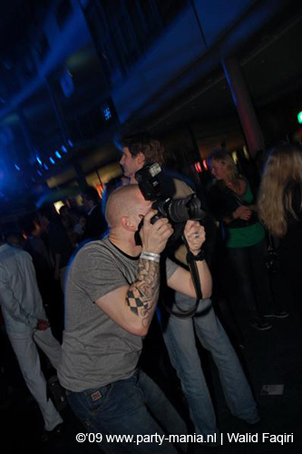 090220_098_connected_partymania