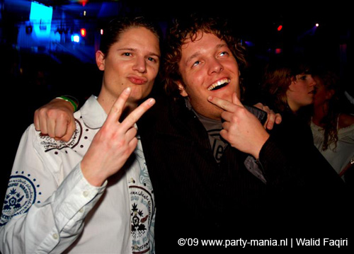 090220_109_connected_partymania