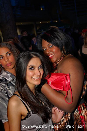 090220_110_connected_partymania