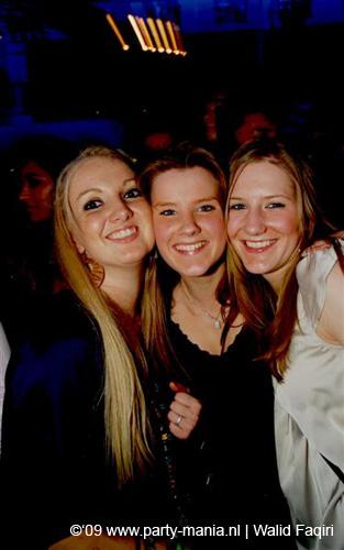 090220_114_connected_partymania