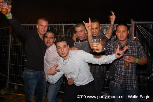 090220_118_connected_partymania