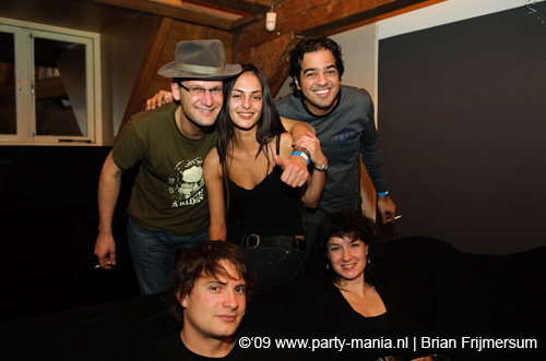 090221_013_gestoord_partymania