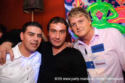 090221_022_gestoord_partymania