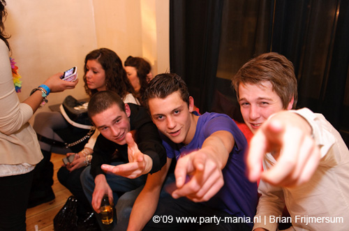 090221_033_gestoord_partymania