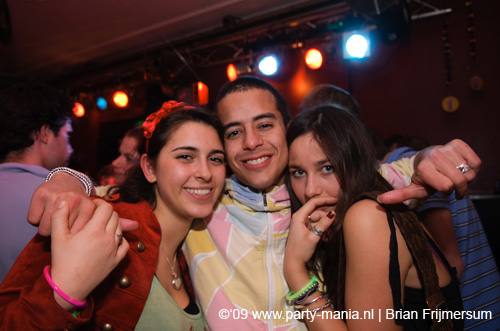 090221_035_gestoord_partymania