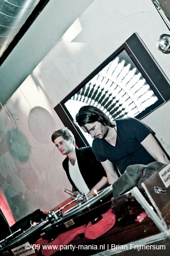 090221_050_gestoord_partymania