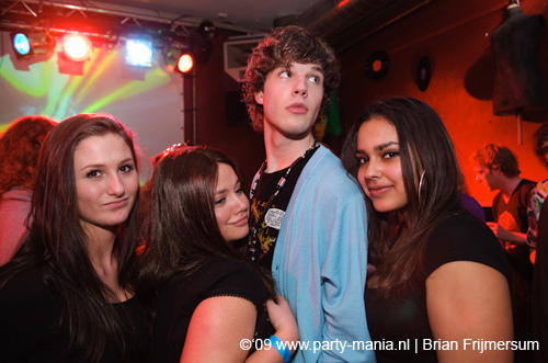 090221_059_gestoord_partymania