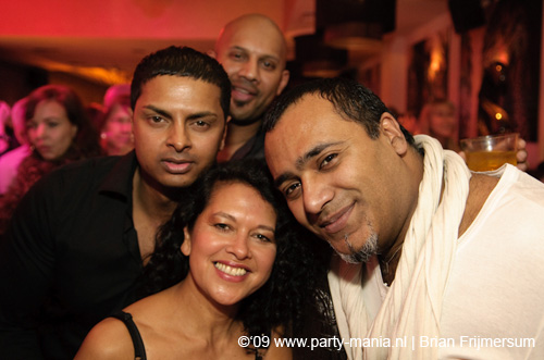 090222_030_aftersix_partymania