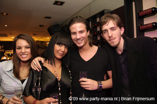 090222_040_aftersix_partymania