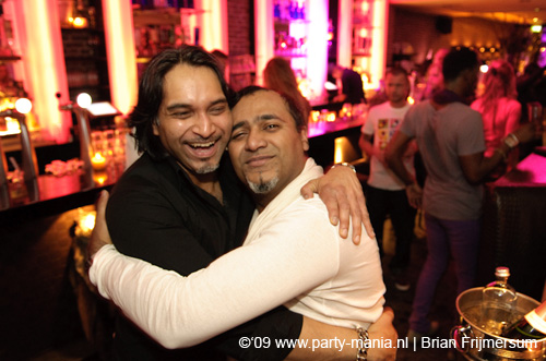 090222_051_aftersix_partymania