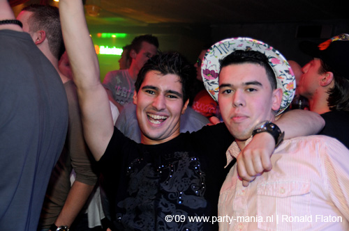 090228_167_expornstar_paard_ronald_partymania