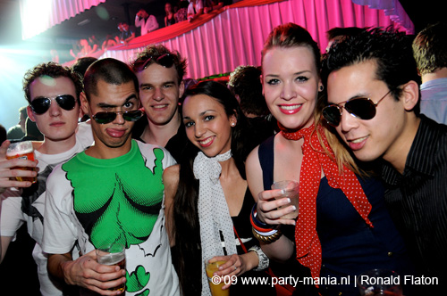 090228_184_expornstar_paard_ronald_partymania