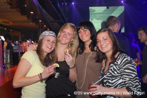 090306_020_streamers_paard_partymania