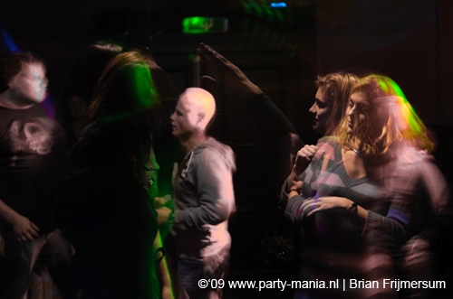 090321_006_supalova_partymania