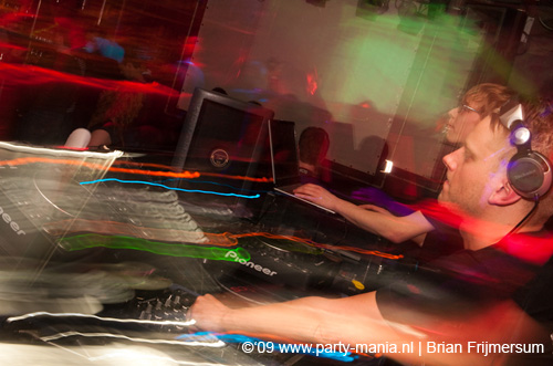 090321_035_supalova_partymania