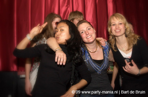 090321_011_supa_lova_partymania