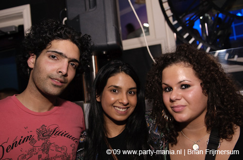 090327_035_entourage_erotique_partymania