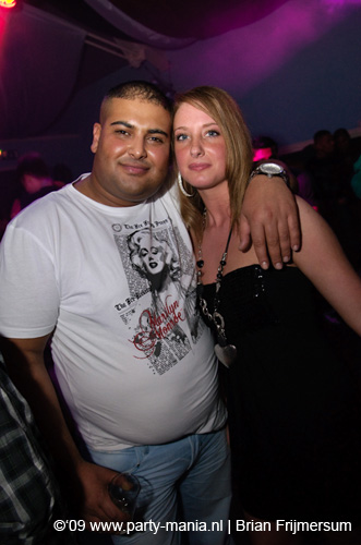 090327_047_entourage_erotique_partymania