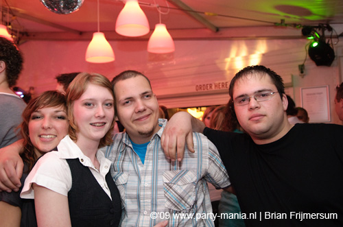 090404_024_los_partymania