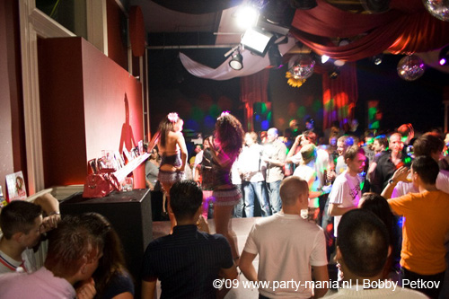 090411_025_madhouse_partymania