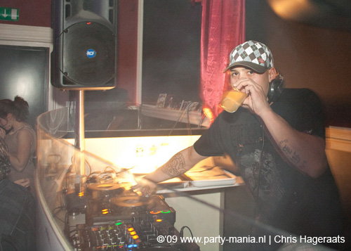 090411_002_madhouse_partymania