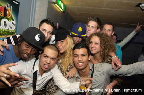 090412_032_los_partymania