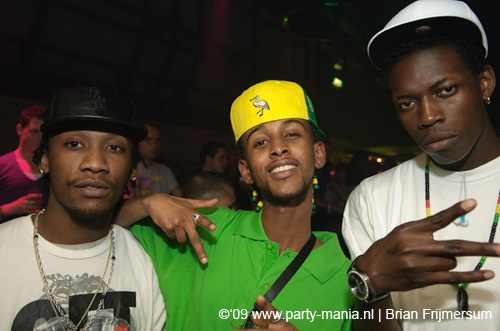 090412_052_los_partymania