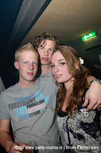 090412_055_los_partymania